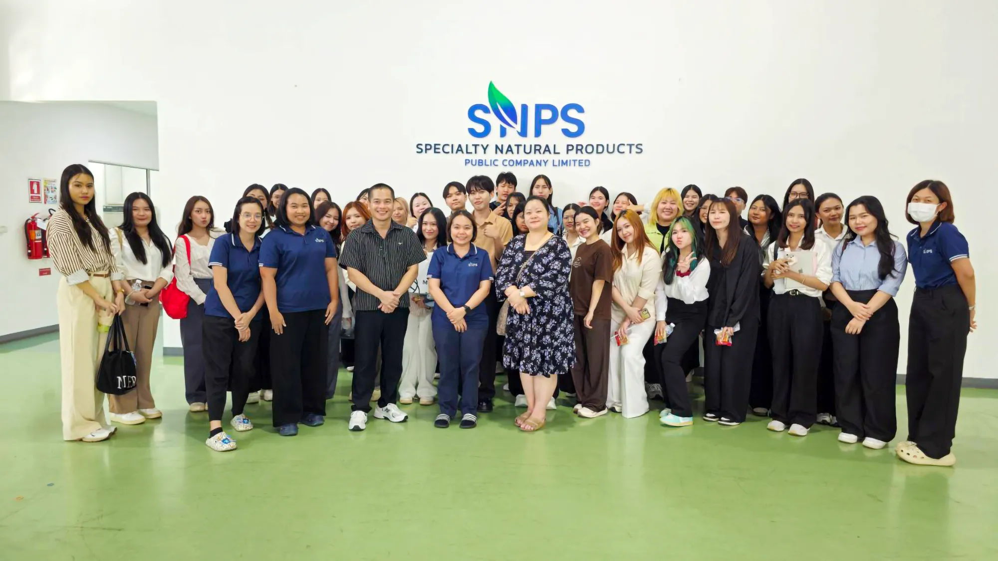 SNPS ให้การต้อนรับคณาจารย์และนักศึกษาชั้นปีที่ 4 จากสำนักงานวิชาวิทยาศาสตร์เครื่องสำอาง มหาวิทยาลัยแม่ฟ้าหลวง